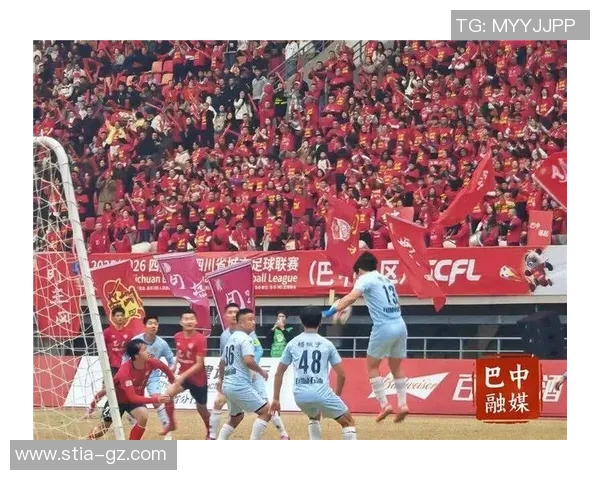 永不言弃的足球巨星如何在逆境中坚持追梦与拼搏