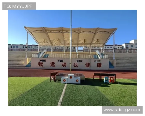 脱下战袍的足球明星们：从绿茵场到生活舞台的华丽转身与新篇章